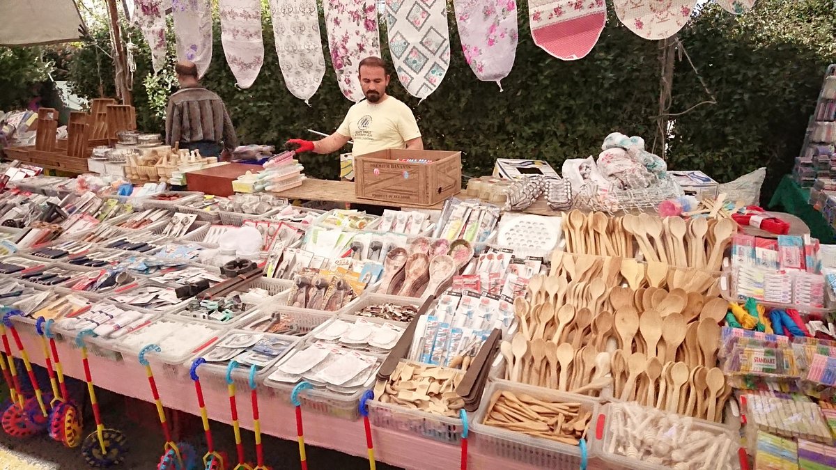 بازار الخميس إسطنبول أسواق رخيصة في إسطنبول