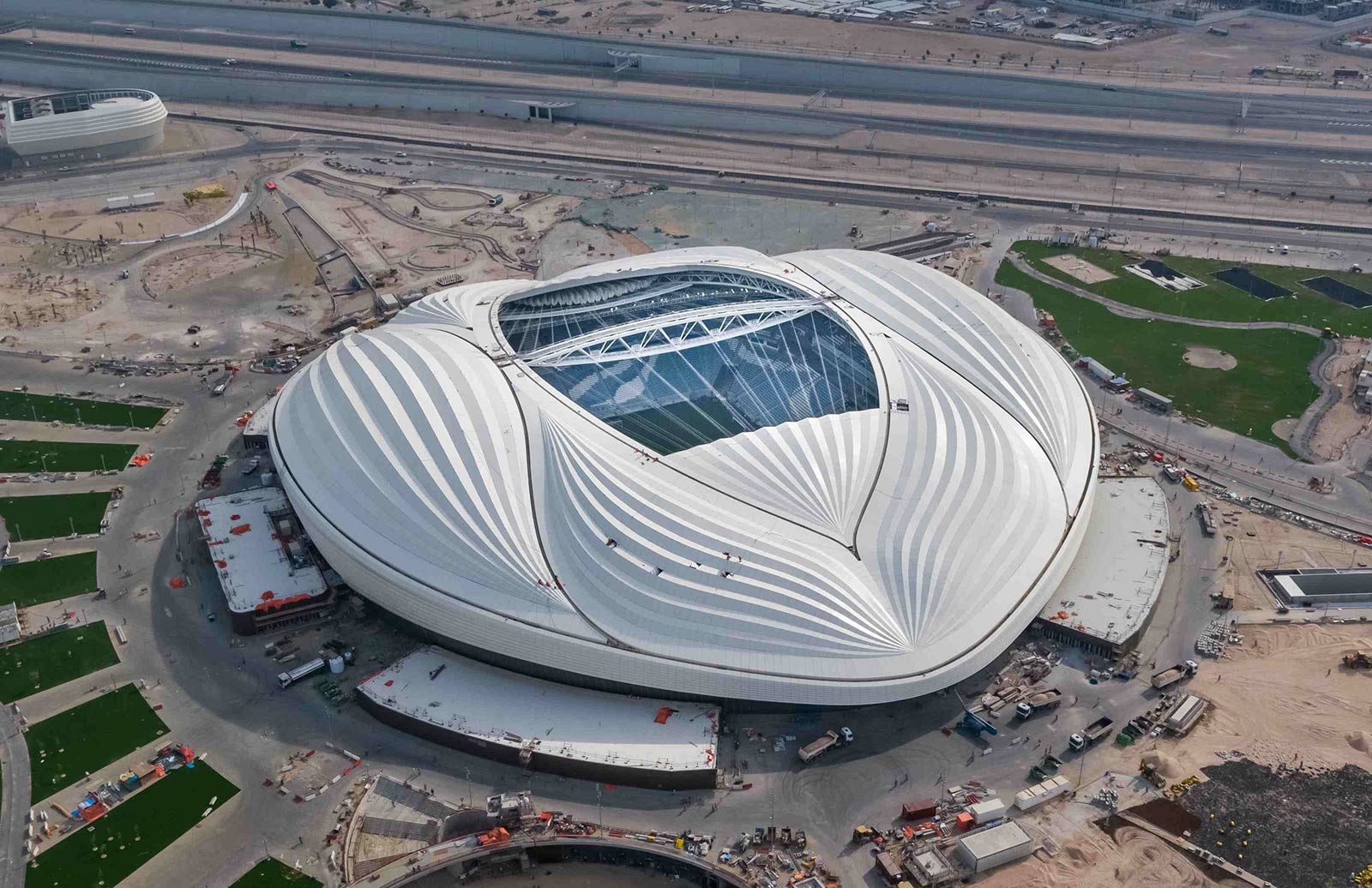 استاد الجنوب من أجمل ملاعب مونديال قطر من حيث التصميم.