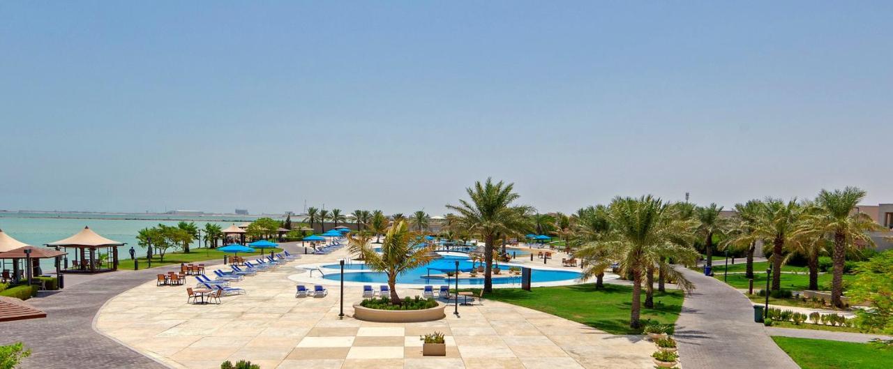 يعتبر فندق و منتجع سميسمة من أفخم فنادق الخور.