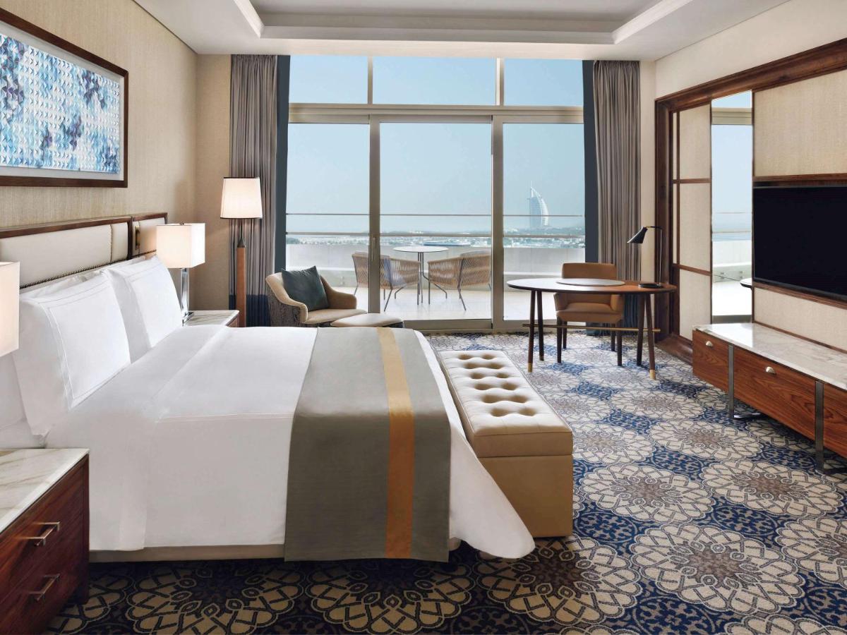 جراند بلازا موفنبيك دبي