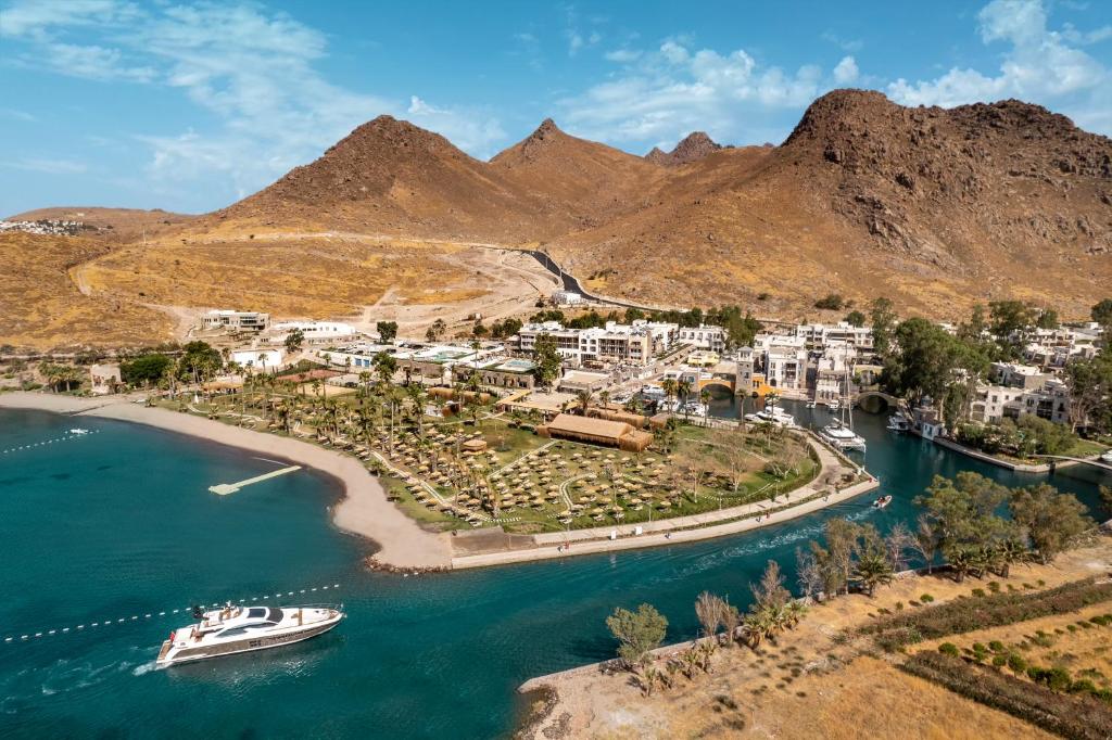 فندق راديسون كوليكشن بودروم أفضل فندق في بودروم على البحر.