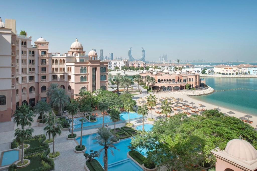 منتجع كمبنسكي قطر هو من أفضل المنتجعات في الدوحة