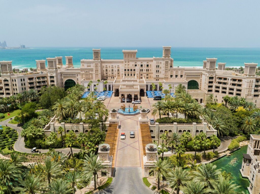 منتجعات البحرين للعوائل