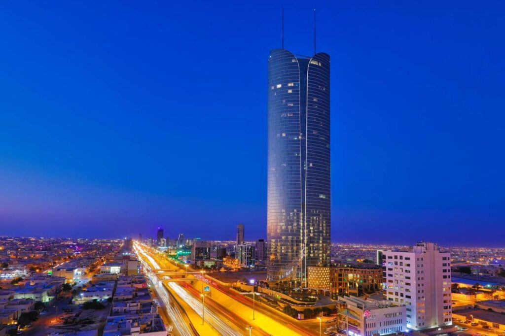 فندق فيه جاكوزي خاص بالرياض