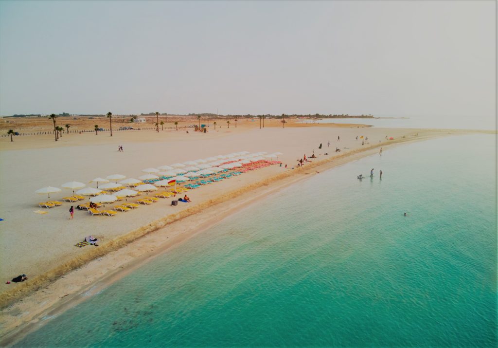 شاطئ البديع البحرين.