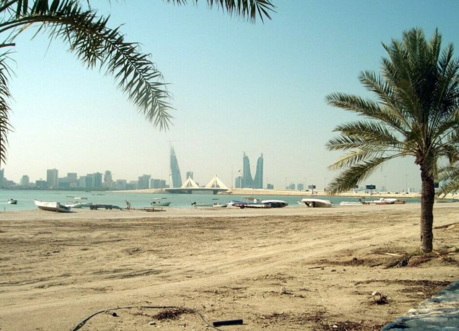 ساحل كرباباد البحرين أحد أفضل شواطئ البحرين
