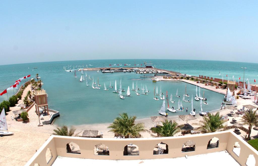 شاطئ الزلاق البحرين