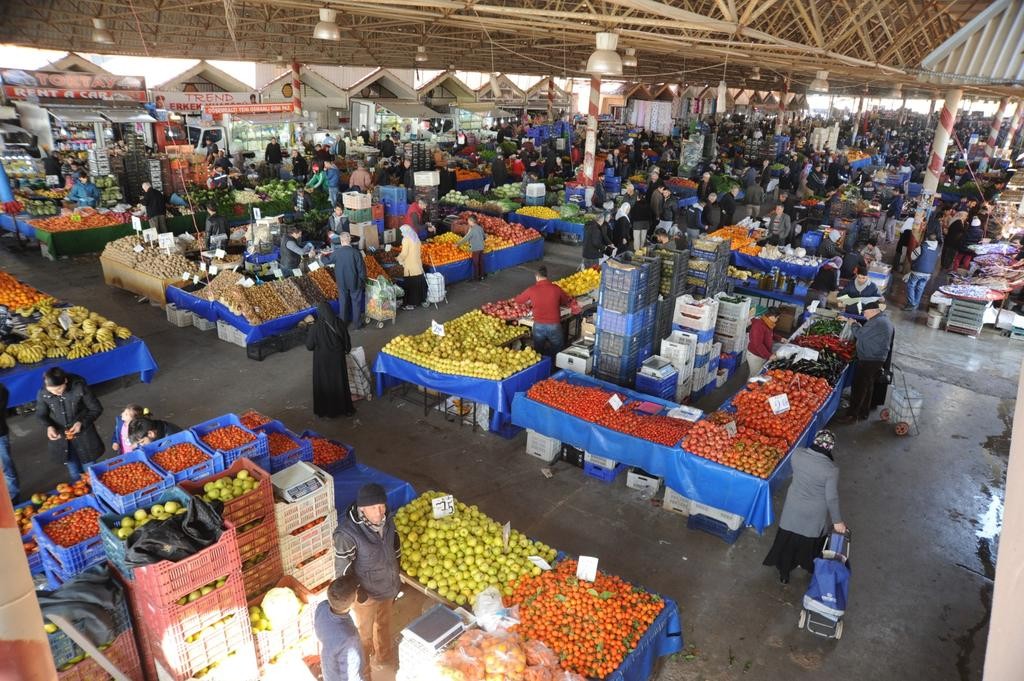 سوق السبت في انطاليا واحد من أسواق شعبية في انطاليا الجميلة