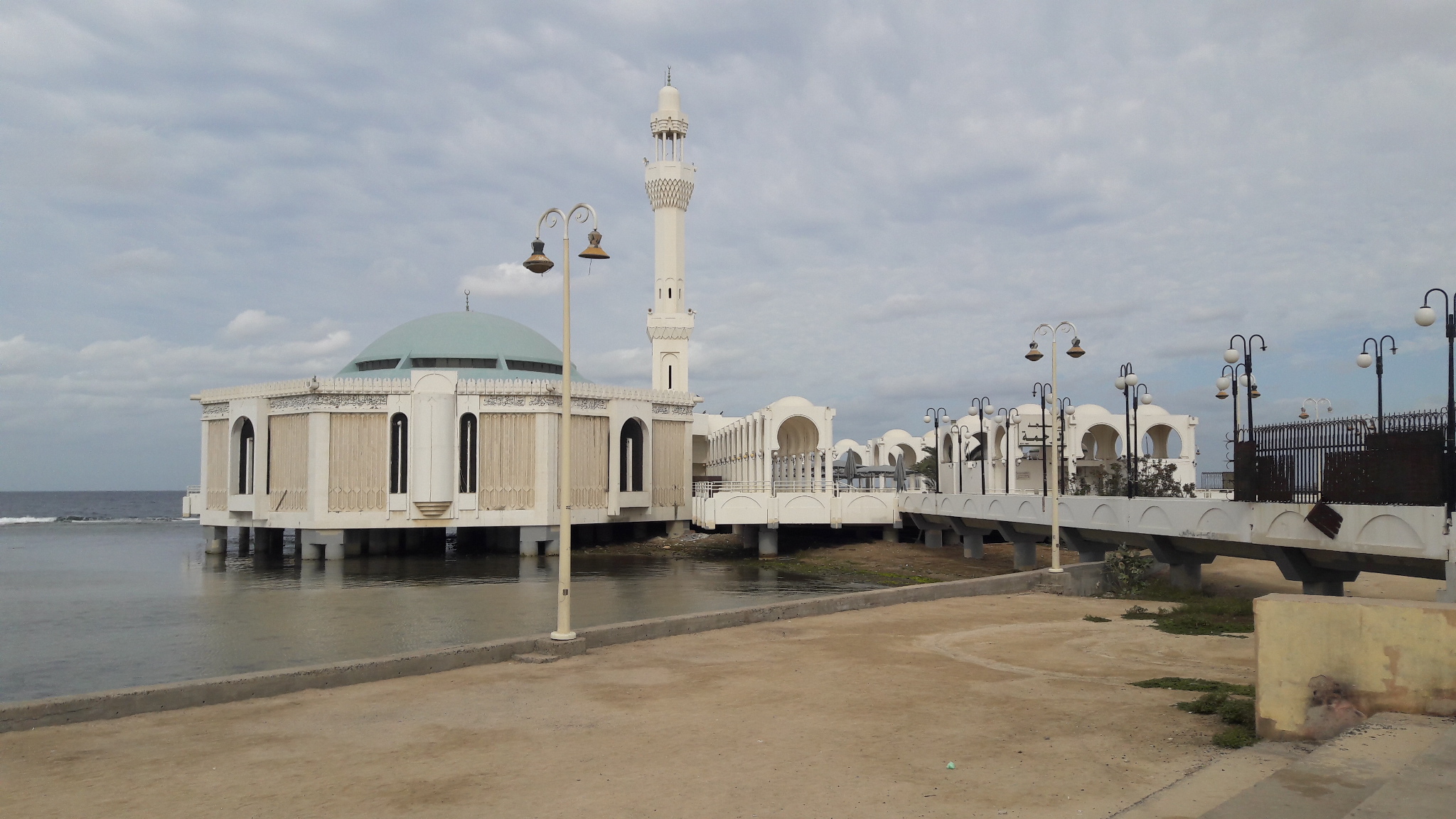 المسجد العائم جدة