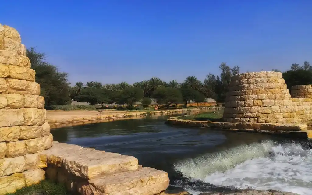 وادي حنيفة من احسن اماكن سياحية في الرياض للشباب