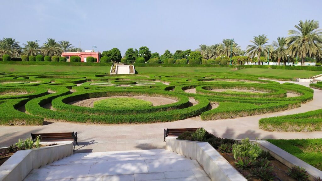 متنزه الصحوة يعتبر من أجمل معالم مسقط السياحية