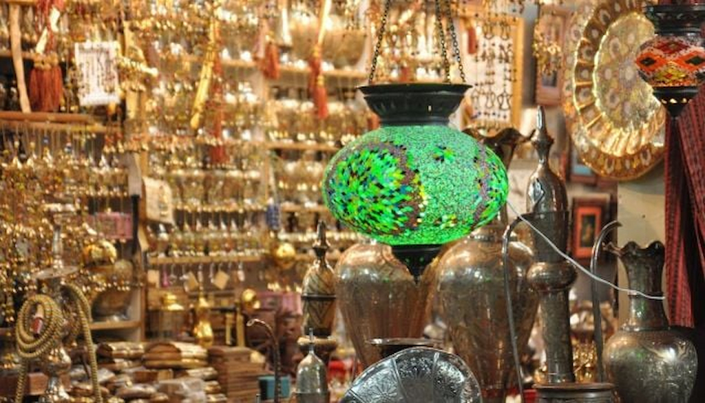 سوق البطحاء سوق البطحاء أحد اسواق الرياض