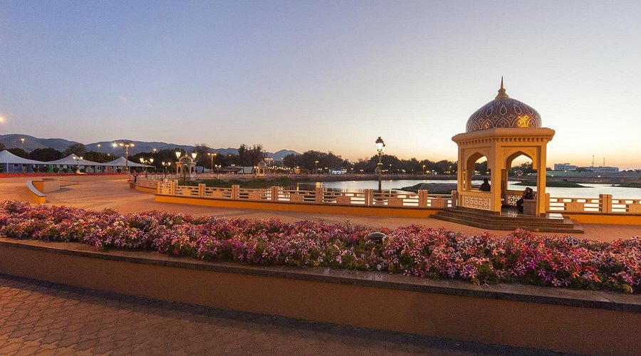 منتزه القرم الطبيعي واحد من مناطق سياحية في مسقط