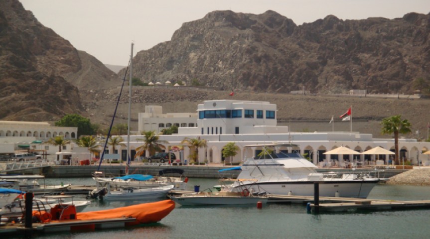 مارينا بندر الروضة واحد من اماكن سياحية في مسقط للعوائل