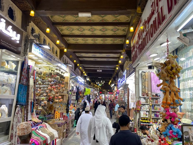 سوق الخوض مسقط حيث أنهُ سوق في مسقط