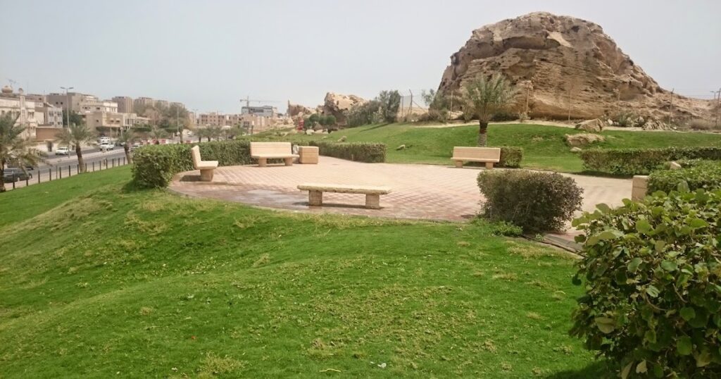 يعتبر منتزه جبل المريكبات أفضل منتزه في الدمام
