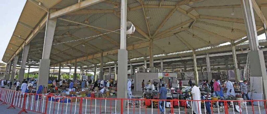 سوق الجمعة واحد من أفضل أسواق الكويت للملابس