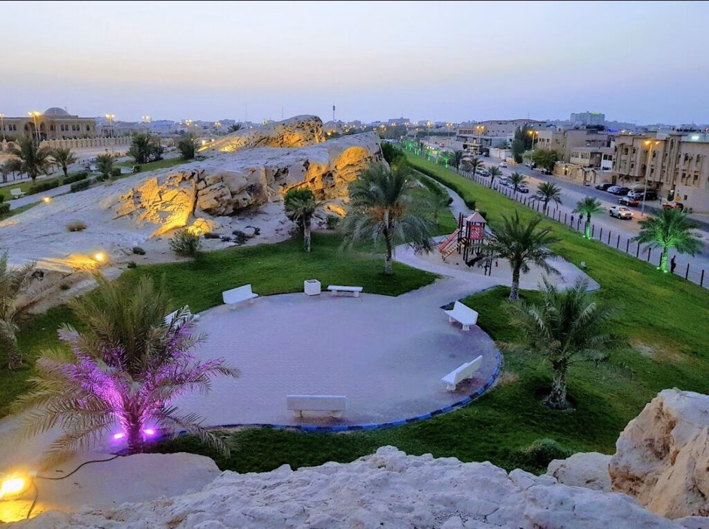 ساحة المريكبات الدمام من أفضل اماكن تمشيه بالدمام.
