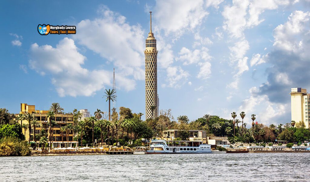 برج القاهرة من أشهر أماكن ترفيهية في القاهرة للشباب.