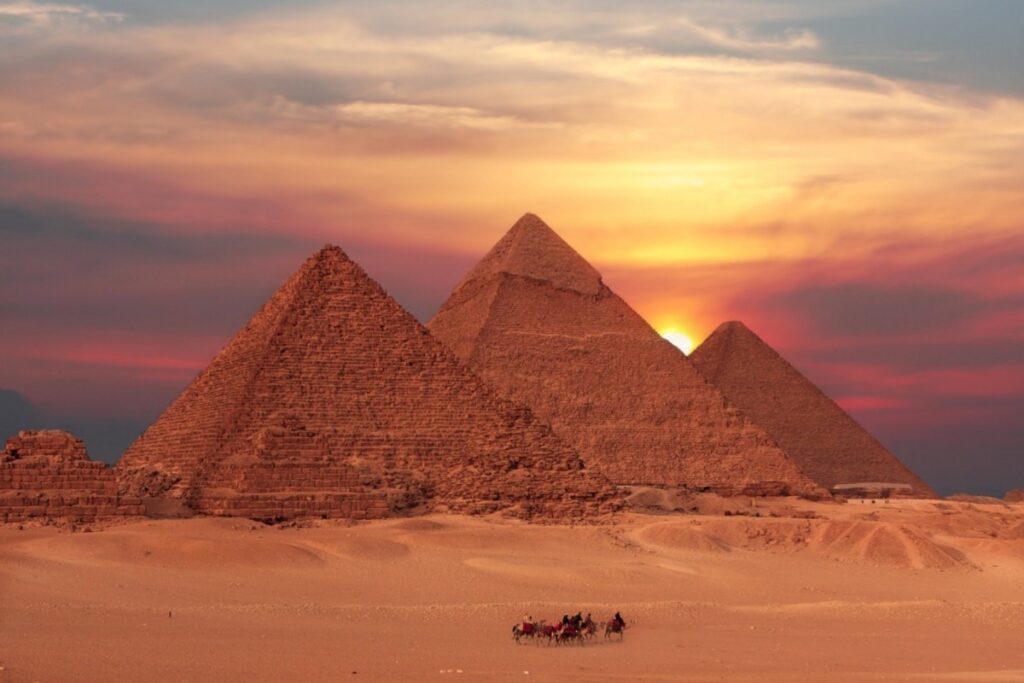 أهرامات الجيزة وأبو الهول أهرامات الجيزة وأبو الهول