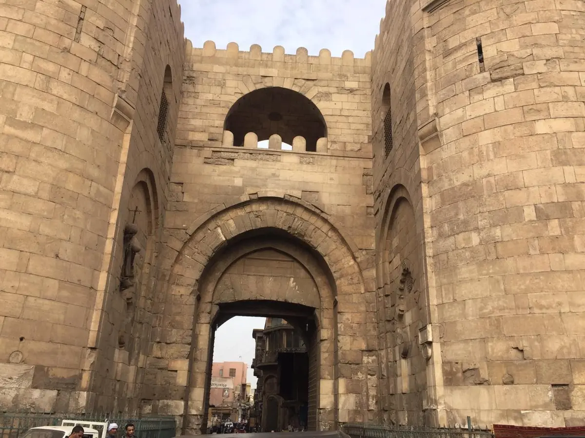 باب زويلة باب زويلة أحد اماكن تمشيه بالقاهره