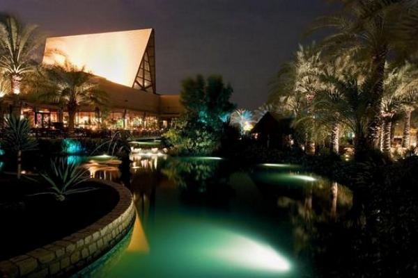 مطعم ترايدر البحرين يعتبر من أحلي مطاعم مجمع السيف المنامة