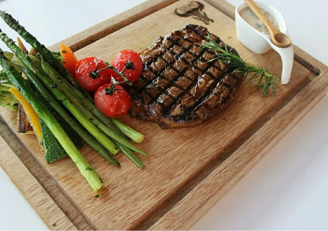 مطعم كاست آيرون ستيك هاوس 